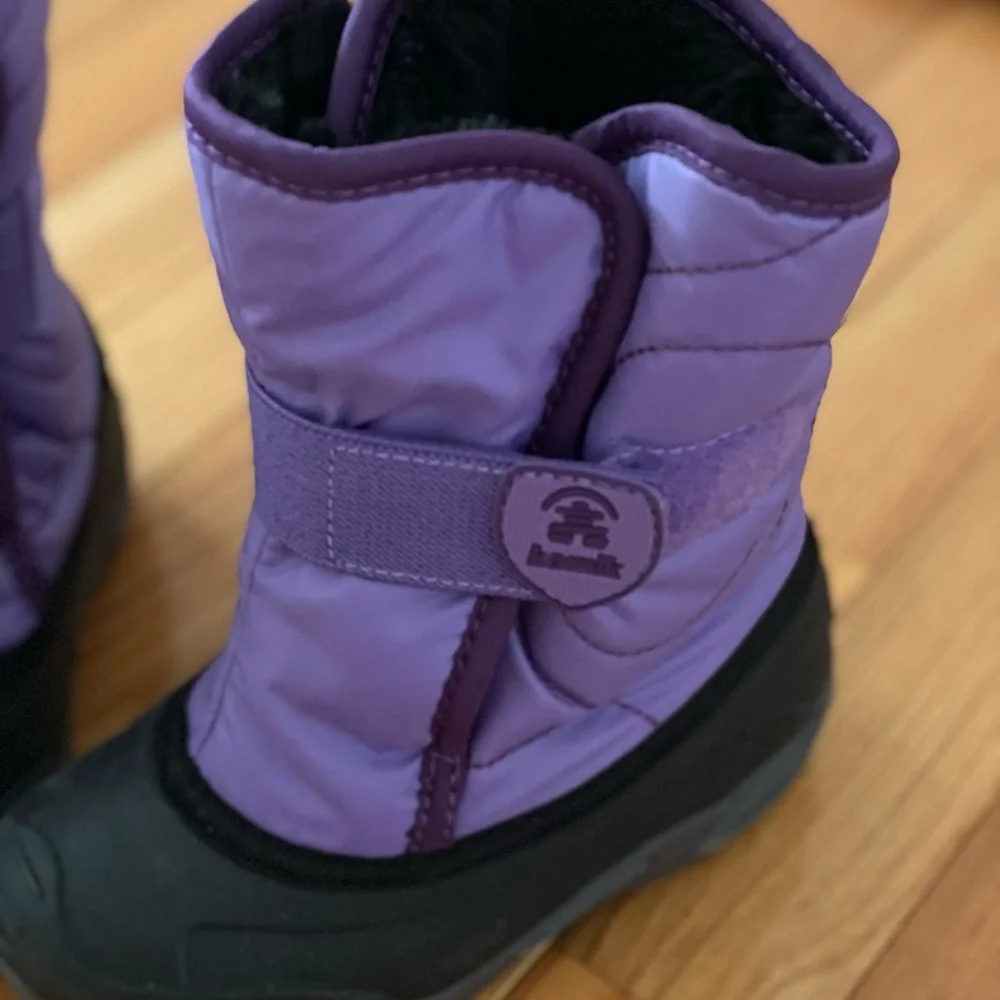Like New 🆕 Kamik Snowbug 5 Winter ❄️ boots (Snow boots) Size 10 Toddler Purple